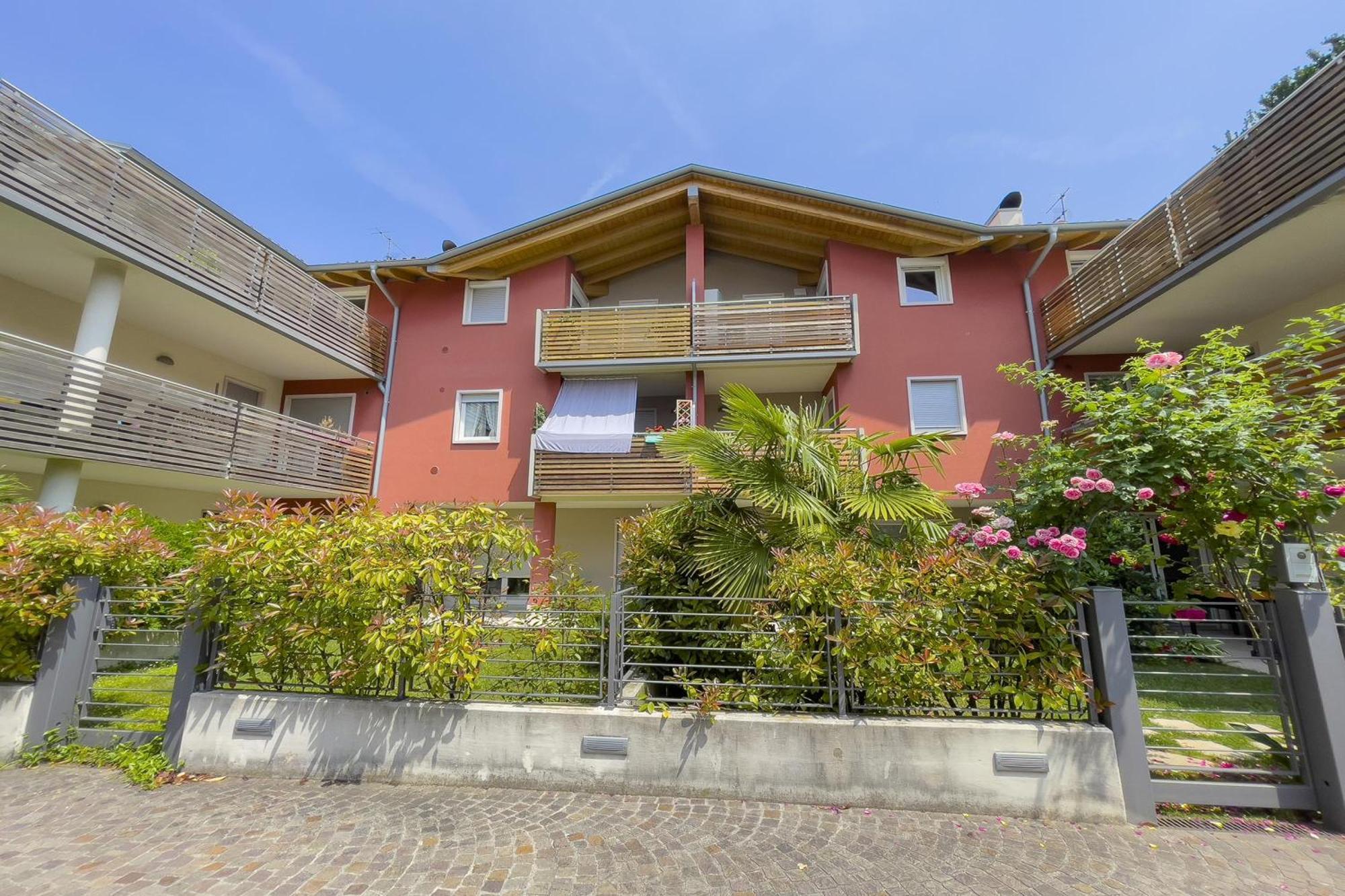 Casa Margherita Few Minutes From Lake - Happy Rentals 加尔达湖滨 外观 照片