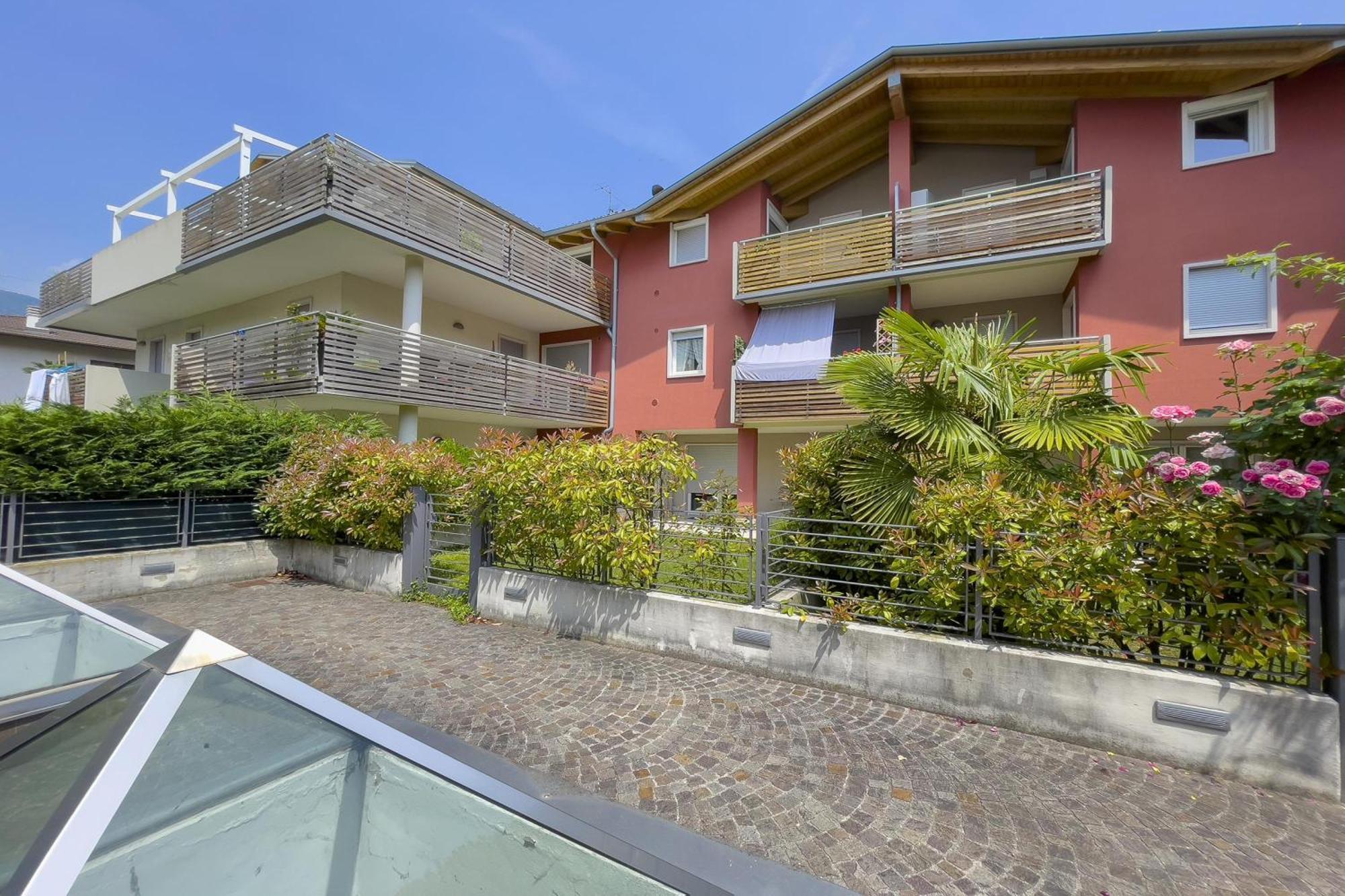 Casa Margherita Few Minutes From Lake - Happy Rentals 加尔达湖滨 外观 照片